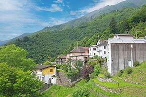 Rustic Mountain Brissago 1