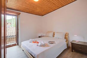 Rustic Mountain Brissago 2