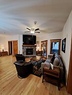 Beautiful 2br In River Run - Kids Ski Free! 2 Bedroom Condo by RedAwni