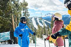 Beautiful 2br In River Run - Kids Ski Free! 2 Bedroom Condo by RedAwni