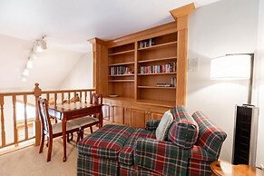 Strawberry Park #605 4 Bedroom Condo by RedAwning