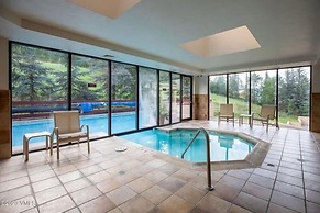 Strawberry Park #605 4 Bedroom Condo by RedAwning