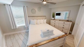 Seacrest 614 2 Bedroom Condo by RedAwning