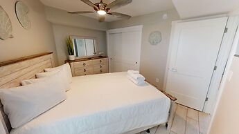 Seacrest 614 2 Bedroom Condo by RedAwning