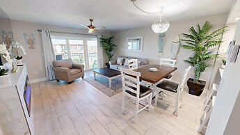Seacrest 614 2 Bedroom Condo by RedAwning