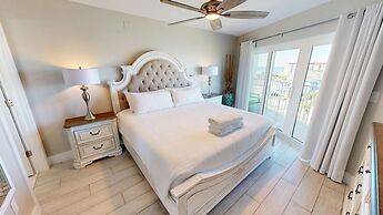 Seacrest 614 2 Bedroom Condo by RedAwning