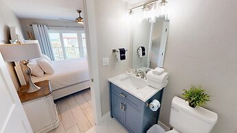 Seacrest 614 2 Bedroom Condo by RedAwning