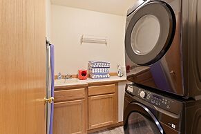 37 Kinglet 4 Bedroom Home by RedAwning