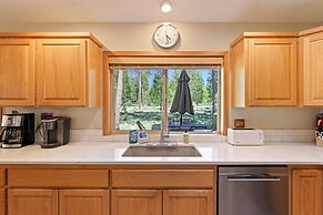 37 Kinglet 4 Bedroom Home by RedAwning