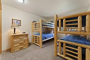 37 Kinglet 4 Bedroom Home by RedAwning