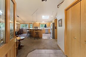 37 Kinglet 4 Bedroom Home by RedAwning