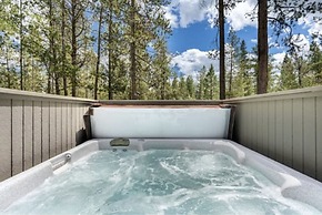 37 Kinglet 4 Bedroom Home by RedAwning