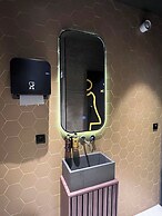 The Hyve Capsule hostel Amsterdam