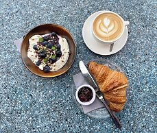 The Hyve Capsule hostel Amsterdam