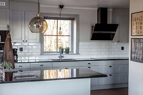 Bergs Gård & Hållsvikens Gård