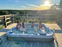 Bergs Gård & Hållsvikens Gård