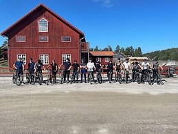Bergs Gård & Hållsvikens Gård