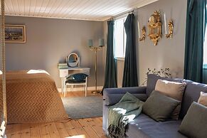 Bergs Gård & Hållsvikens Gård