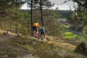 Bergs Gård & Hållsvikens Gård