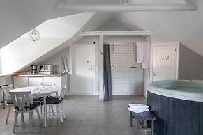 Bergs Gård & Hållsvikens Gård