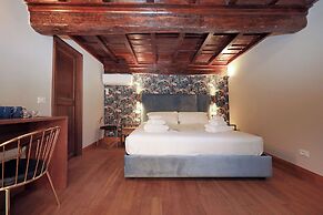 Golden Pantheon Rooms