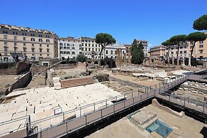 Golden Pantheon Rooms