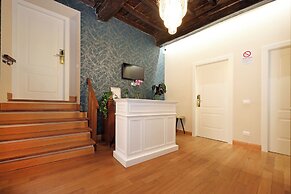 Golden Pantheon Rooms