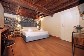 Golden Pantheon Rooms