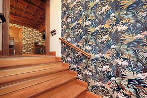 Golden Pantheon Rooms