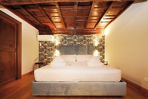 Golden Pantheon Rooms