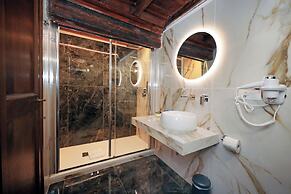 Golden Pantheon Rooms