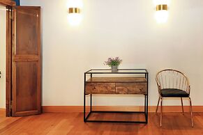 Golden Pantheon Rooms