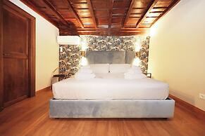 Golden Pantheon Rooms