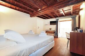 Golden Pantheon Rooms