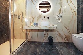 Golden Pantheon Rooms