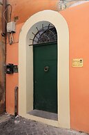 Golden Pantheon Rooms