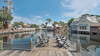1/2 Mile to the Beach at Sandestin + Pool: Lake Views at Beachwalk Vil