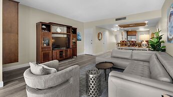 1/2 Mile to the Beach at Sandestin + Pool: Lake Views at Beachwalk Vil