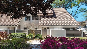 1/2 Mile to the Beach at Sandestin + Pool: Lake Views at Beachwalk Vil