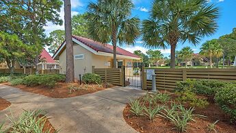 1/2 Mile to the Beach at Sandestin + Pool: Lake Views at Beachwalk Vil