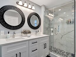 The Family Escape Hot Tub & BBQ near IRB