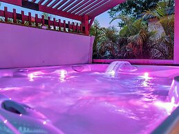 The Family Escape Hot Tub & BBQ near IRB