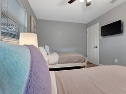 The Family Escape Hot Tub & BBQ near IRB