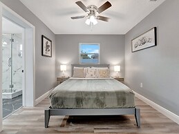 The Family Escape Hot Tub & BBQ near IRB