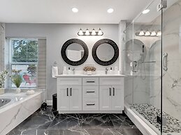 The Family Escape Hot Tub & BBQ near IRB