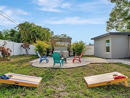 The Family Escape Hot Tub & BBQ near IRB