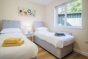 Skomer Lodge - 2 Bedroom Lodge - Manorbier