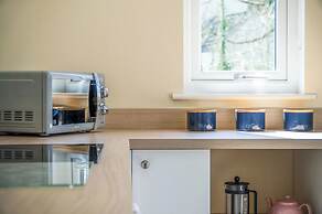 Skomer Lodge - 2 Bedroom Lodge - Manorbier