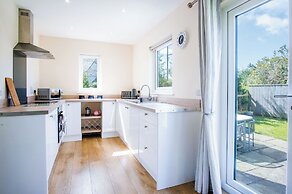 Skomer Lodge - 2 Bedroom Lodge - Manorbier