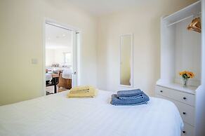 Skomer Lodge - 2 Bedroom Lodge - Manorbier